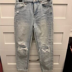American Eagle Distressed Mom Jeans. Size 00 Xshort